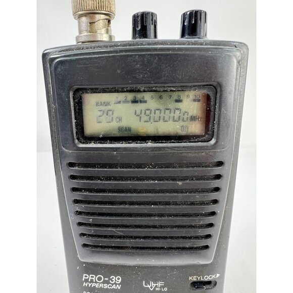 Realistic PRO-39 Hyperscan 200-Channel Programmable Scanner With Antenna UHF/VHF - Picture 4 of 9